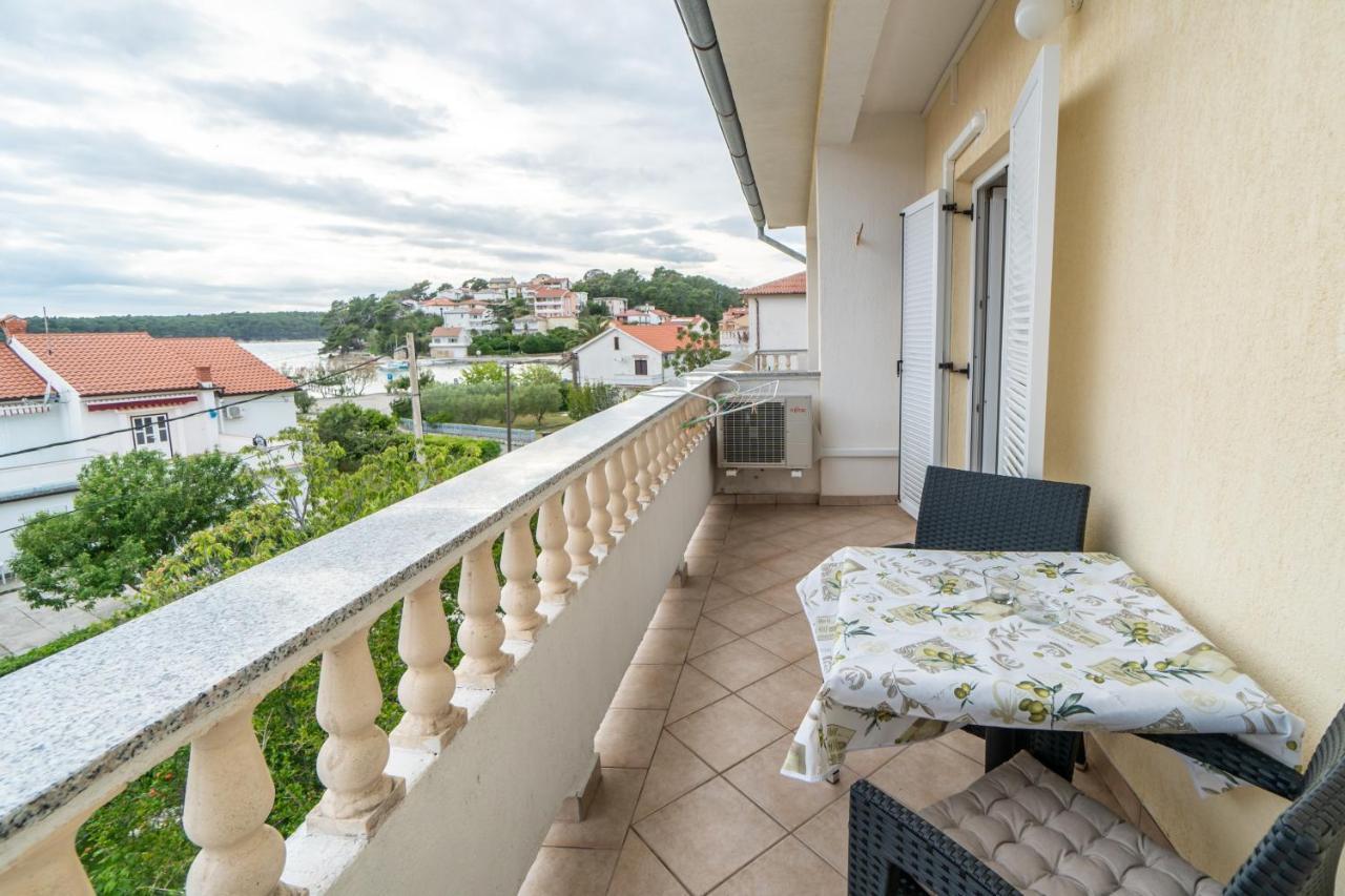 Apartments And Rooms By The Sea Palit, Rab - 5010 Exterior photo