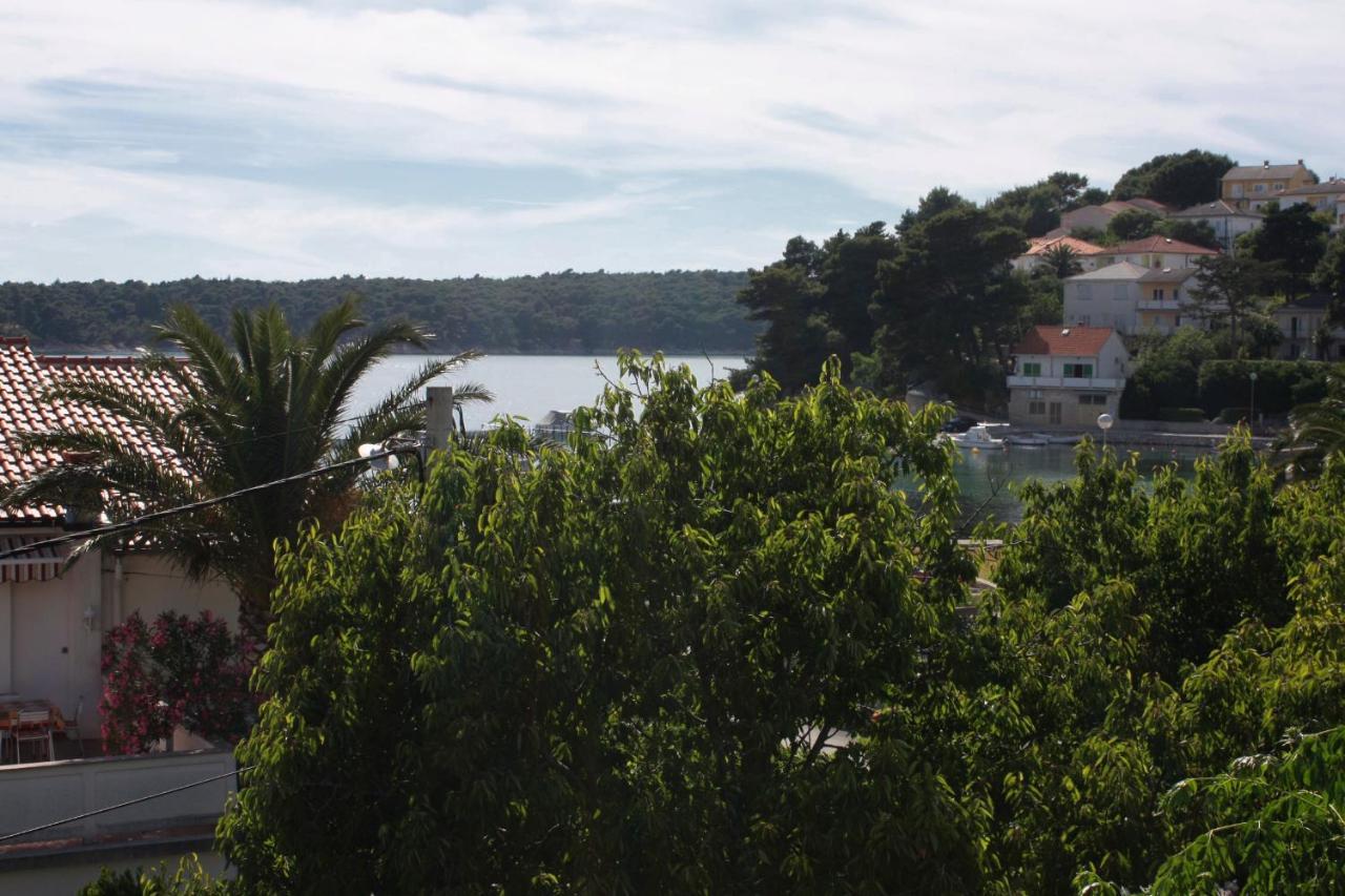 Apartments And Rooms By The Sea Palit, Rab - 5010 Exterior photo