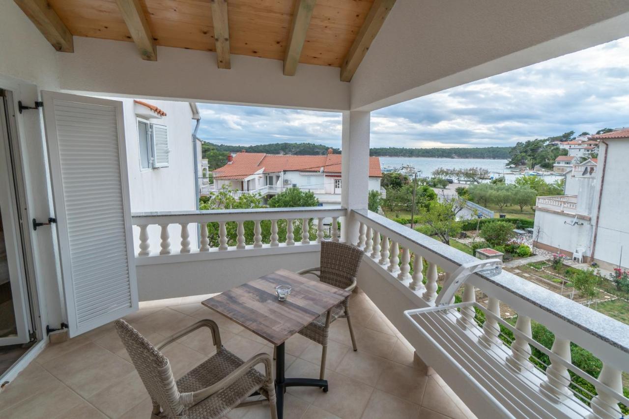 Apartments And Rooms By The Sea Palit, Rab - 5010 Exterior photo