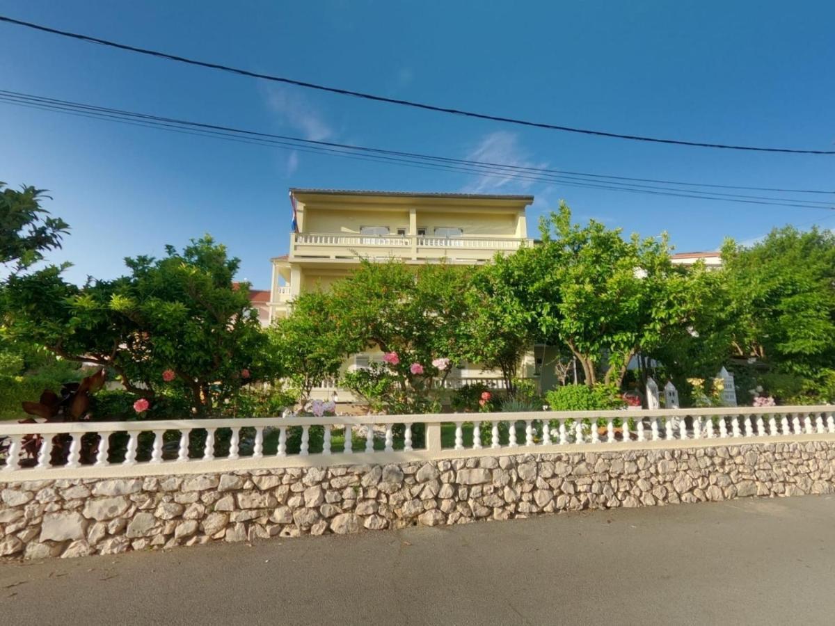Apartments And Rooms By The Sea Palit, Rab - 5010 Exterior photo