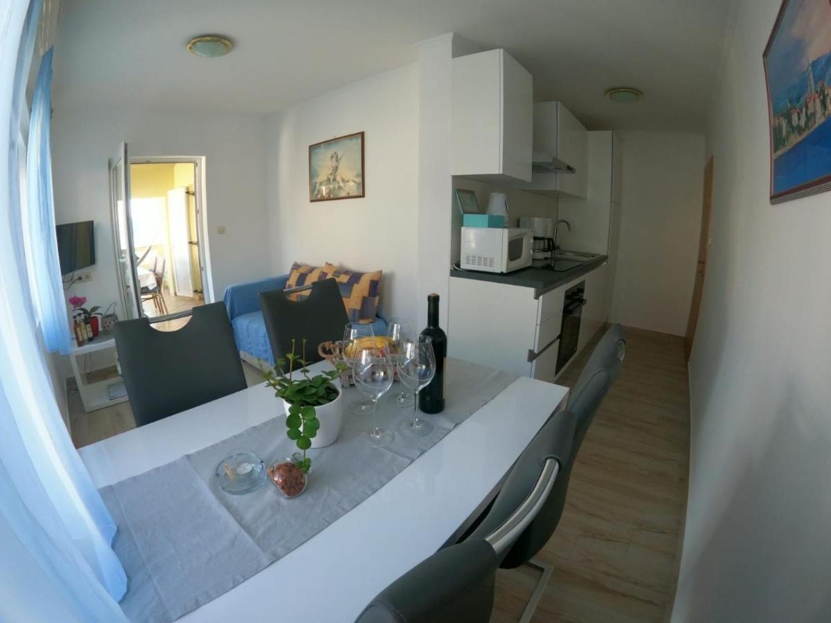 Apartments And Rooms By The Sea Palit, Rab - 5010 Exterior photo