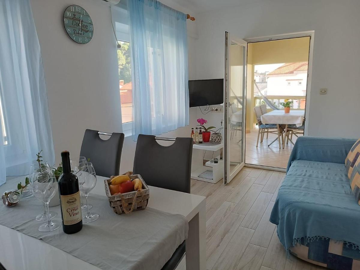 Apartments And Rooms By The Sea Palit, Rab - 5010 Exterior photo
