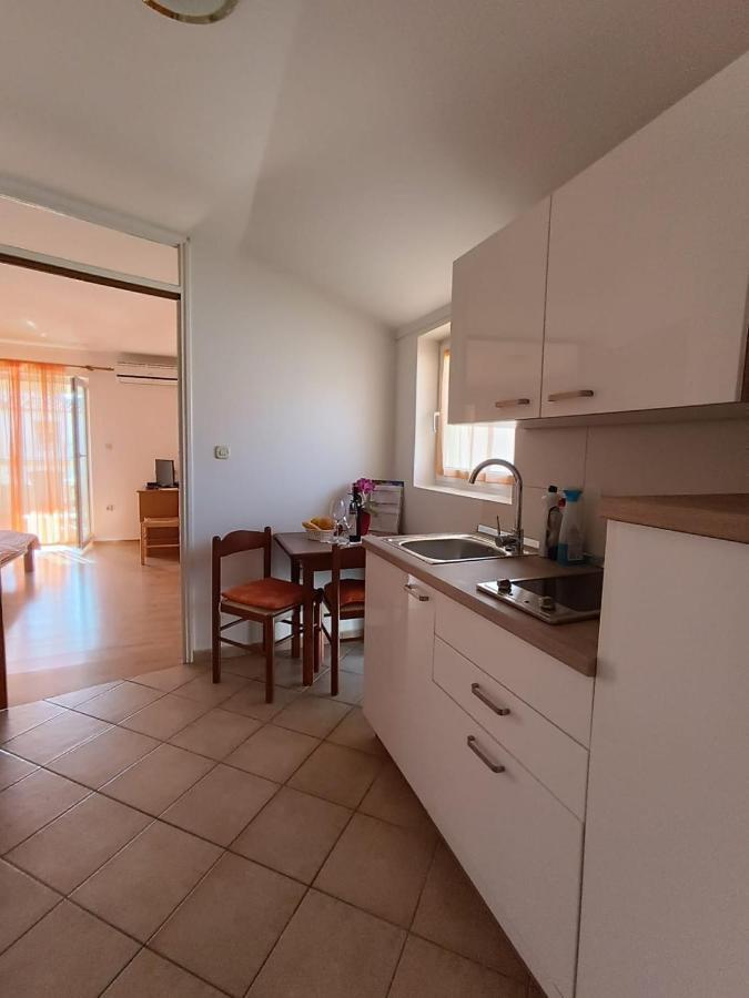 Apartments And Rooms By The Sea Palit, Rab - 5010 Exterior photo