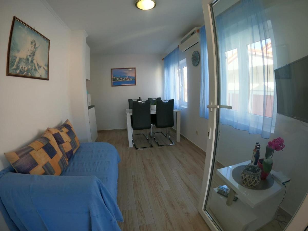 Apartments And Rooms By The Sea Palit, Rab - 5010 Exterior photo