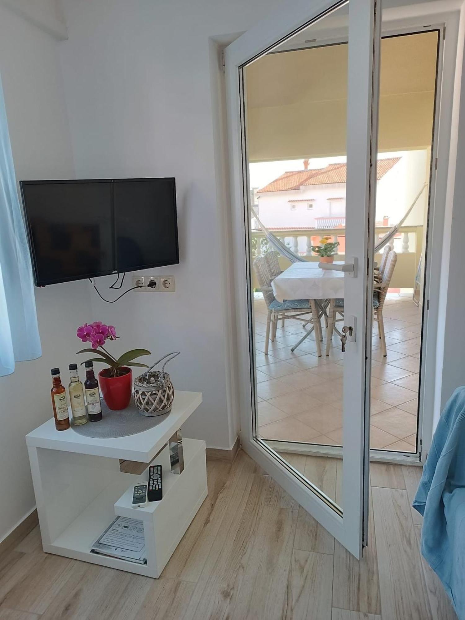 Apartments And Rooms By The Sea Palit, Rab - 5010 Room photo